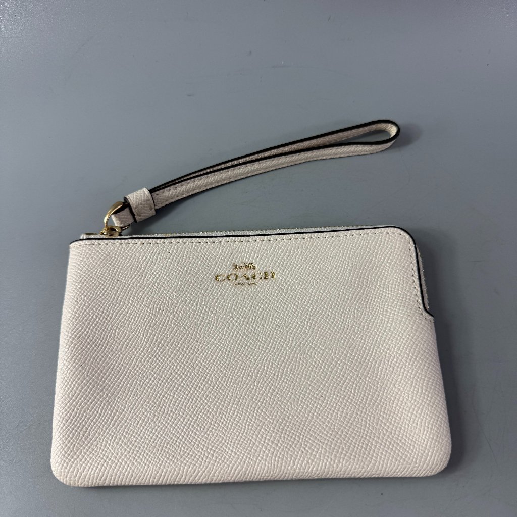 Genuine Coach F58032 Crossgrain Leather Corner Zip Wristlet